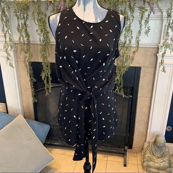 Lush tie waist black print sleeveless top - Picture 1 of 8